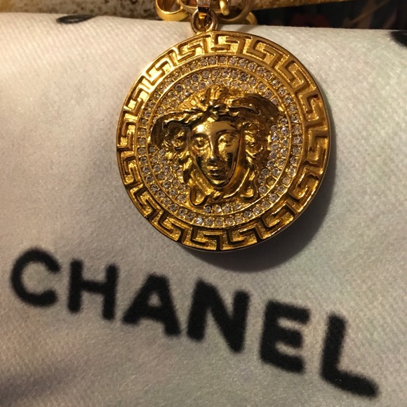 💋SOLD💋Versace Medusa pendant/Givenchy Chain - Picture 6 of 8
